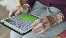 24小时在线接单文字服务：随时解决您的紧急文案需求，让写作更轻松高效