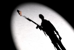 黑客在线qq接单便宜网站背后的陷阱：法律风险、安全威胁与正规解决方案