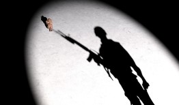 黑客在线qq接单便宜网站背后的陷阱：法律风险、安全威胁与正规解决方案