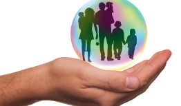 24小时黑客联系方式微信真的靠谱吗？揭秘网络安全风险与正确解决途径