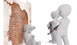 花钱找黑客的陷阱与风险：法律后果与正规网络安全解决方案