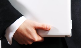 学黑客的最佳年龄：揭秘青少年与成年人的学习优势，轻松掌握网络安全技能