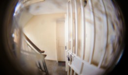 黑客联系平台怎么找？揭秘合法安全服务与风险规避指南