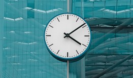 24小时在线接单139：随时随地解决紧急工作需求，让专业服务像便利店一样便捷