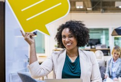 怎么黑进对方手机看微信聊天记录？了解这些安全机制与合法保护方法