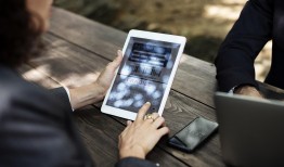 24小时接单黑客免费服务：全天候守护你的网络安全，解决紧急问题无忧