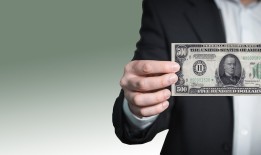 黑客帮忙追钱靠谱吗？揭秘法律风险与安全追款途径，避免二次损失