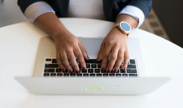 远程查对方微信聊天记录软件：合法监控与隐私保护全解析，避免法律风险