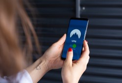 24小时接免费黑客qq？当心网络诈骗！教你识别陷阱并保护QQ账号安全