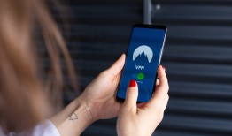 24小时接免费黑客qq？当心网络诈骗！教你识别陷阱并保护QQ账号安全