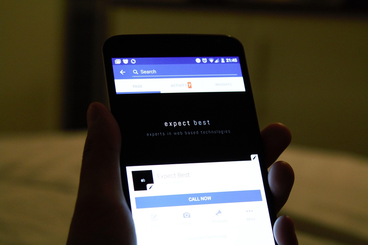 如何安全联系黑客帮忙？合法网络安全服务渠道与避坑指南